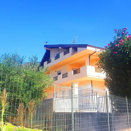 Lilliana A Villa Ioppolo
